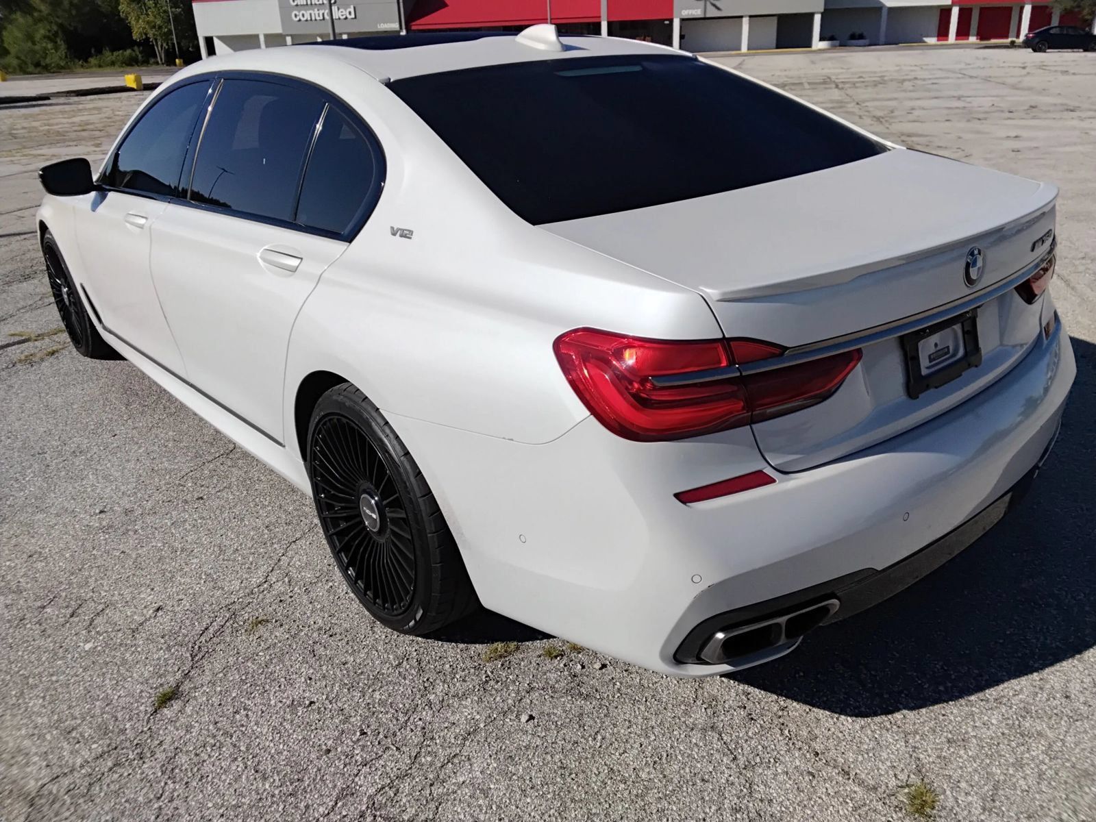 Used 2018 BMW M760i xDrive AWD/4WD image 6