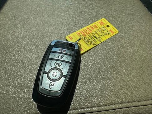 Used 2024 Ford Expedition Limited AWD/4WD image 8