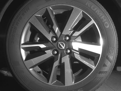 Used 2025 Nissan Versa SV image 12