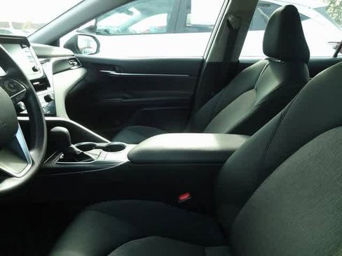 Used 2022 Toyota Camry LE image 8