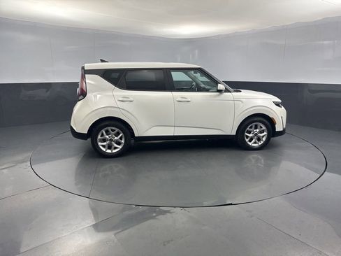 Used 2024 Kia Soul LX w/ Option Group 015 image 6