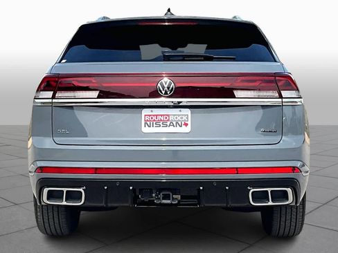 Used 2024 Volkswagen Atlas Cross Sport SEL R-Line image 5