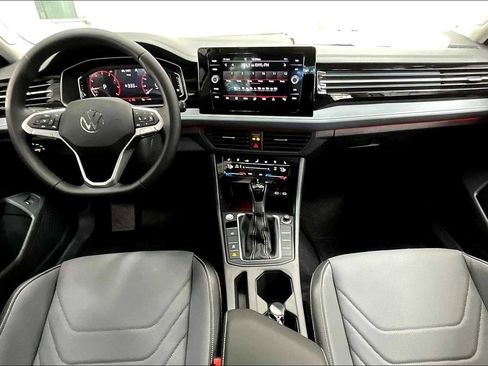 New 2025 Volkswagen Jetta SEL image 7