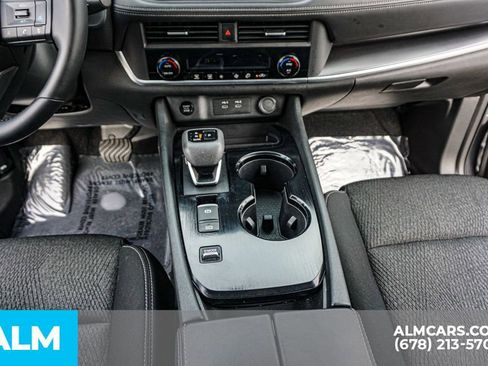 Used 2025 Nissan Rogue SV image 39