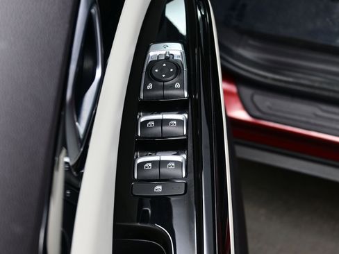 Used 2022 Kia Carnival SX Prestige image 10