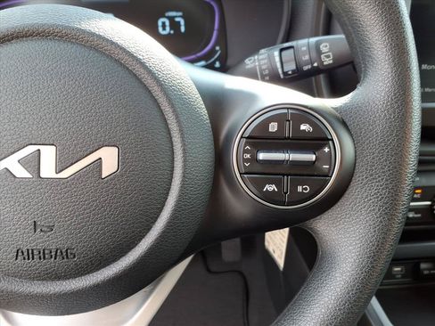 Used 2025 Kia Soul LX w/ LX Technology Package FWD image 24