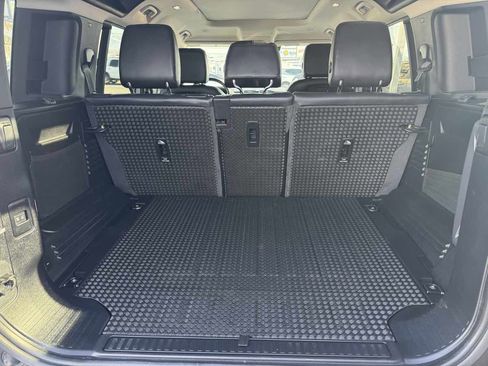 Used 2021 Land Rover Defender 110 SE image 17