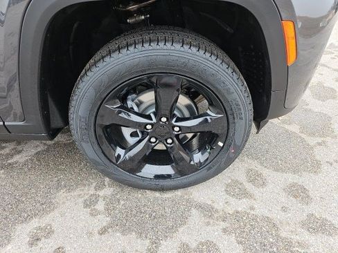 New 2026 Jeep Grand Cherokee Limited w/ Limited Altitude Package AWD/4WD image 10
