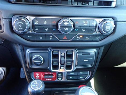 New 2026 Jeep Gladiator Rubicon w/ Safety Group image 18