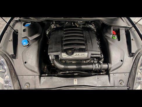Used 2016 Porsche Cayenne AWD/4WD image 49