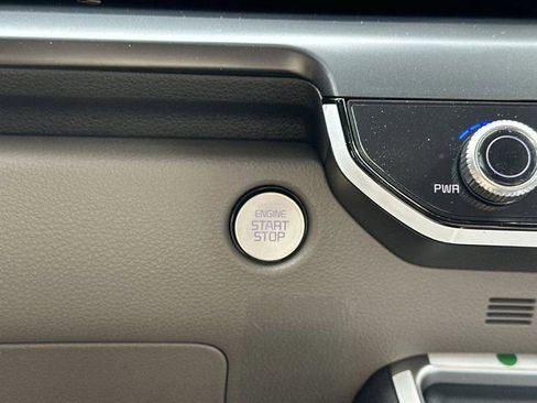 New 2026 Kia Carnival FWD image 25