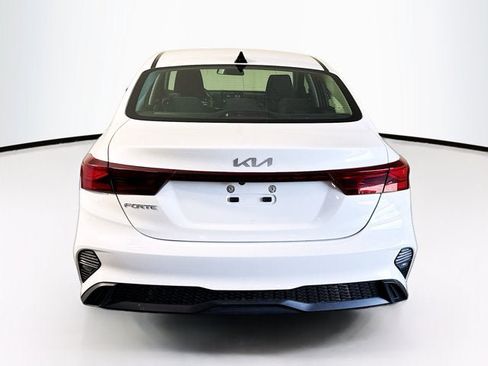 Certified 2023 Kia Forte LXS FWD image 6