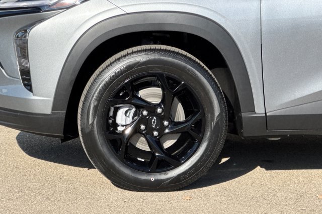 New 2026 Chevrolet Trax LT w/ Driver Confidence Package FWD image 39
