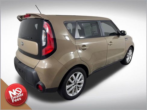 Used 2015 Kia Soul FWD image 3