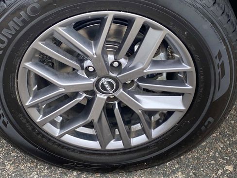 Used 2024 Nissan Rogue S image 24