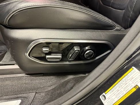 Used 2021 Jeep Grand Cherokee L Overland w/ Luxury Tech Group IV image 14