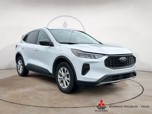 Used 2023 Ford Escape Active AWD/4WD image 1
