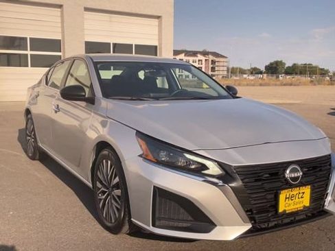 Used 2024 Nissan Altima 2.5 SV FWD image 4
