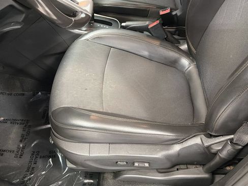Used 2022 Chevrolet Trax LT w/ Driver Confidence Package AWD/4WD image 23