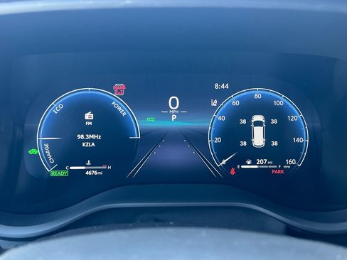 Used 2025 Toyota Sienna XSE w/ XSE Plus Package FWD image 25