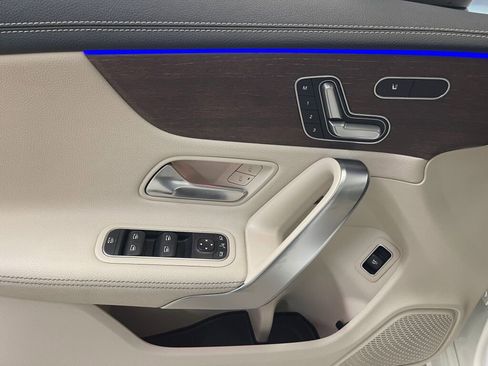 Used 2023 Mercedes-Benz CLA 250 4MATIC image 6