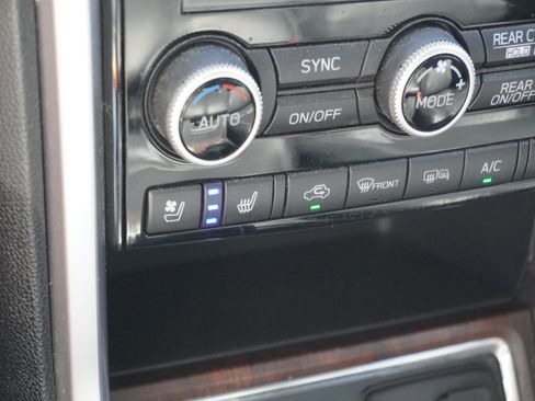 Used 2022 Subaru Ascent Touring AWD/4WD image 30