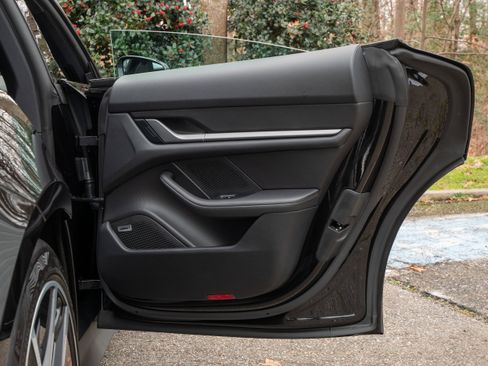 Used 2025 Porsche Taycan 4S image 38