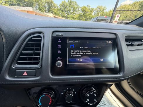 Used 2019 Honda HR-V Sport image 21