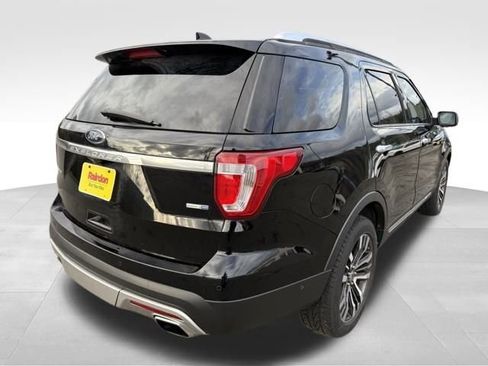 Used 2017 Ford Explorer Platinum image 10
