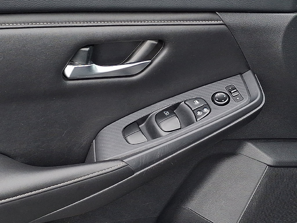 Used 2023 Nissan Sentra SV FWD image 14