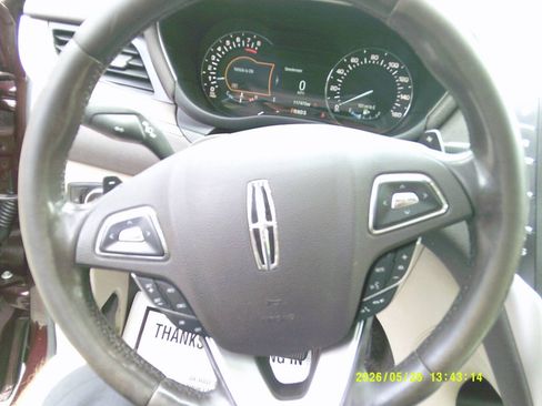 Used 2017 Lincoln MKC Reserve w/ Lincoln MKC Climate Package AWD/4WD image 11