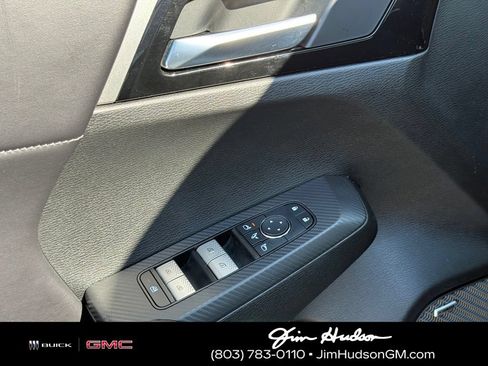 Used 2025 Mitsubishi Outlander SE FWD image 21