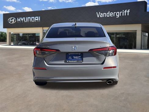 Used 2025 Honda Civic Sport image 10