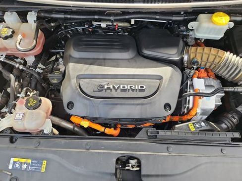 Used 2020 Chrysler Pacifica Touring-L w/ Premium Audio Group image 28