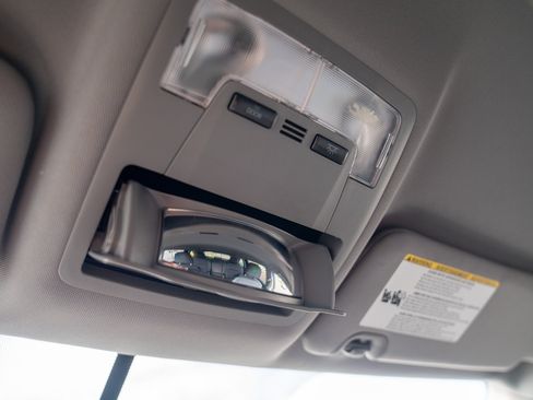 Used 2014 Toyota Highlander Plus FWD image 21