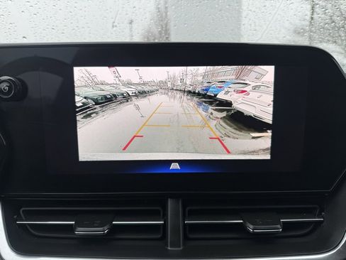 Used 2024 Chevrolet Trax ACTIV w/ Driver Confidence Package image 24