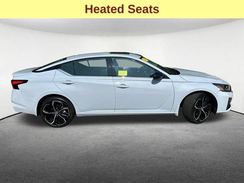 Used 2023 Nissan Altima 2.5 SR w/ SR Premium Package AWD/4WD image 11