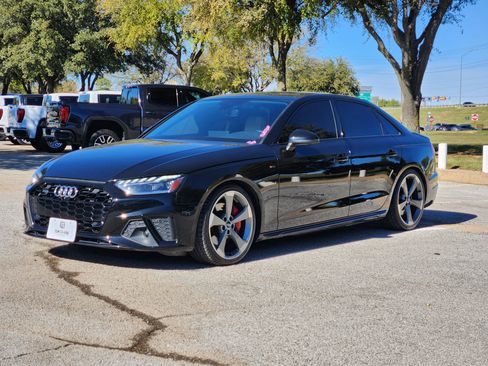 Used 2021 Audi A4 2.0T Premium Plus w/ Premium Plus Package image 3