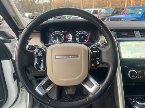 Used 2019 Land Rover Discovery HSE image 11