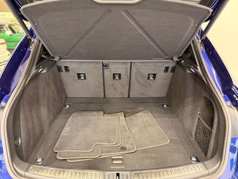 Used 2022 Porsche Macan w/ Premium Package image 23