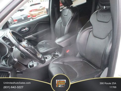 Used 2019 Jeep Cherokee Limited AWD/4WD image 8
