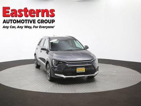 Used 2025 Kia Niro LX FWD image 49