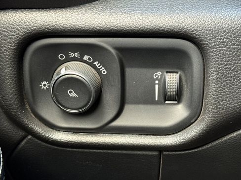 Used 2022 RAM 3500 Big Horn AWD/4WD image 29