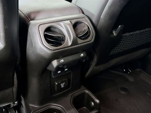 Used 2025 Jeep Gladiator Rubicon image 30