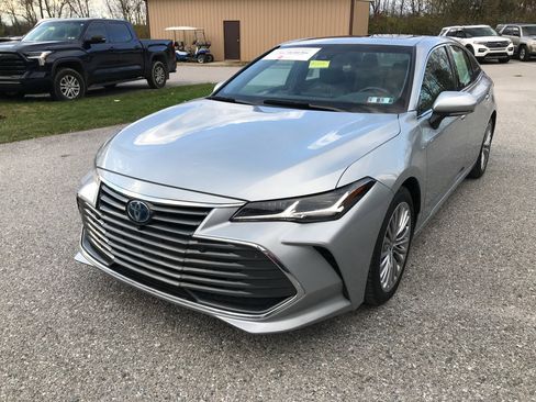 Certified 2022 Toyota Avalon Limited w/ Advanced Safety Package image 4
