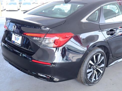Used 2023 Honda Civic EX image 7