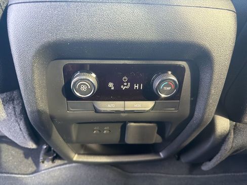 New 2026 Chevrolet Traverse LT w/ Midnight/Sport Edition image 37