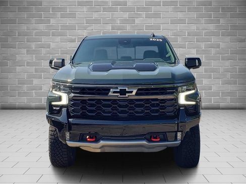 Used 2025 Chevrolet Silverado 1500 ZR2 AWD/4WD image 2