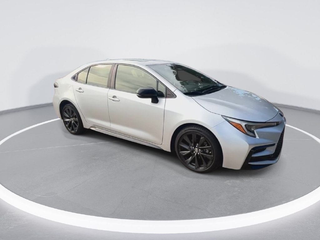 Used 2023 Toyota Corolla XSE FWD image 2