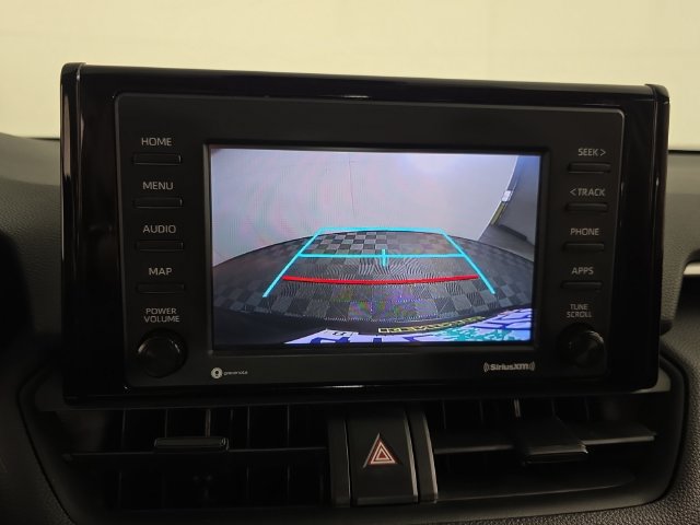 Used 2022 Toyota RAV4 LE AWD/4WD image 18